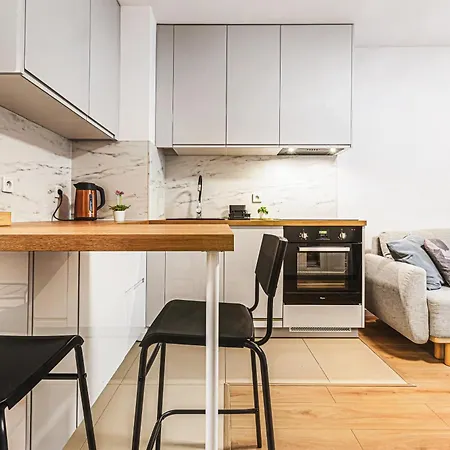 Komfort Z Balkonem W Centrum Apartment *