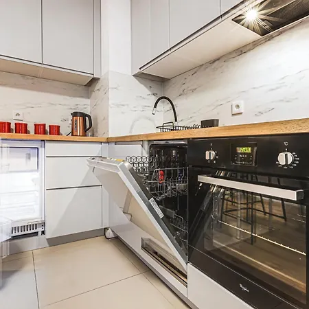 Komfort Z Balkonem W Centrum Apartment *